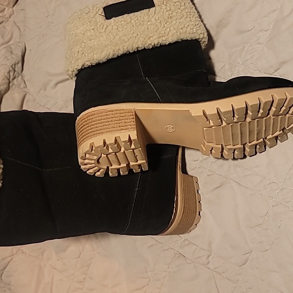 No brand size 8, short heel lined boots, worn once - Picture 5 of 6